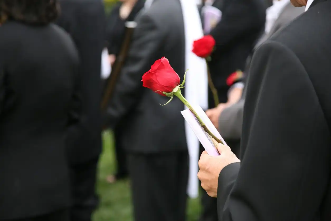 Funeral Etiquette: Tips, Attire, Flowers, and More